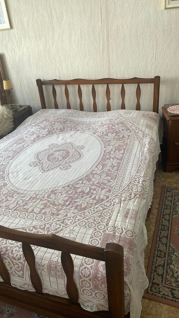 Bed 140-200, Ophalen, Zo goed als nieuw