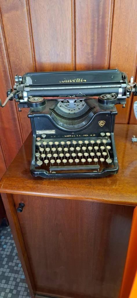 machine à écrire Olivetti, Enlèvement, Utilisé