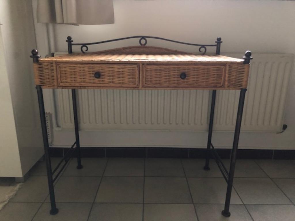 table d'entrée en rotin avec tiroirs, Enlèvement, Utilisé