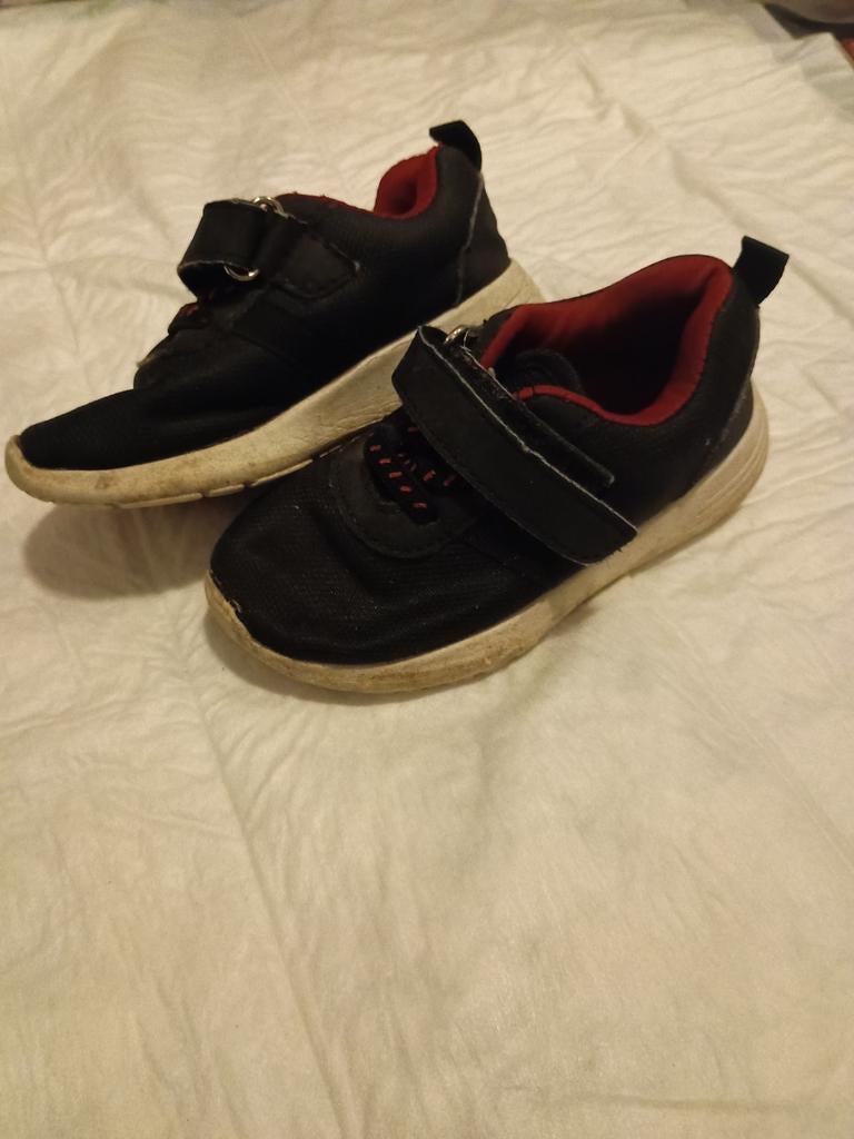 Basket taille 22, Enfants & Bébés, Vêtements de bébé | Chaussures & Chaussettes, Enlèvement