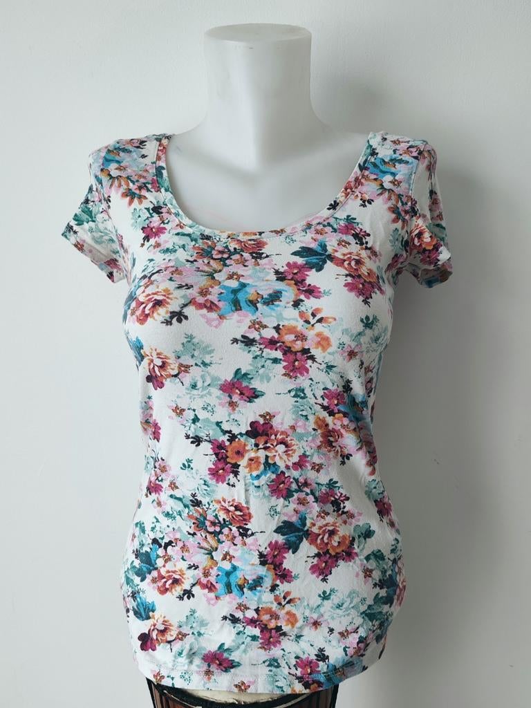BERSHKA T-shirt décolleté taille M, Enlèvement ou Envoi