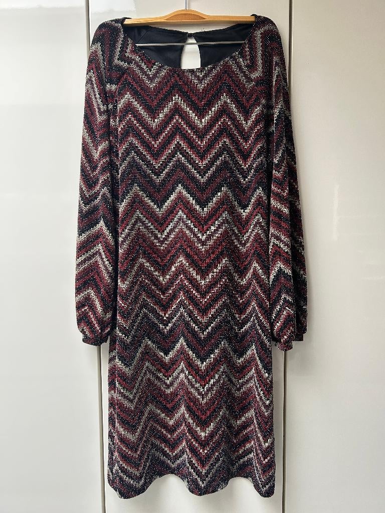 Robe doublée bordeaux pailletée - Taille M *, Vêtements | Femmes, Taille 38/40 (M), Enlèvement ou Envoi, Sans marque, Autres couleurs