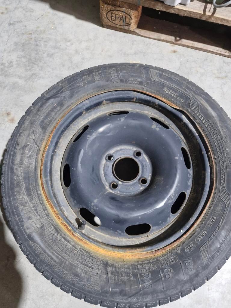 Pneu de secours pour pneus de voiture 4 boulons 185/65 R15, Kleber, Enlèvement