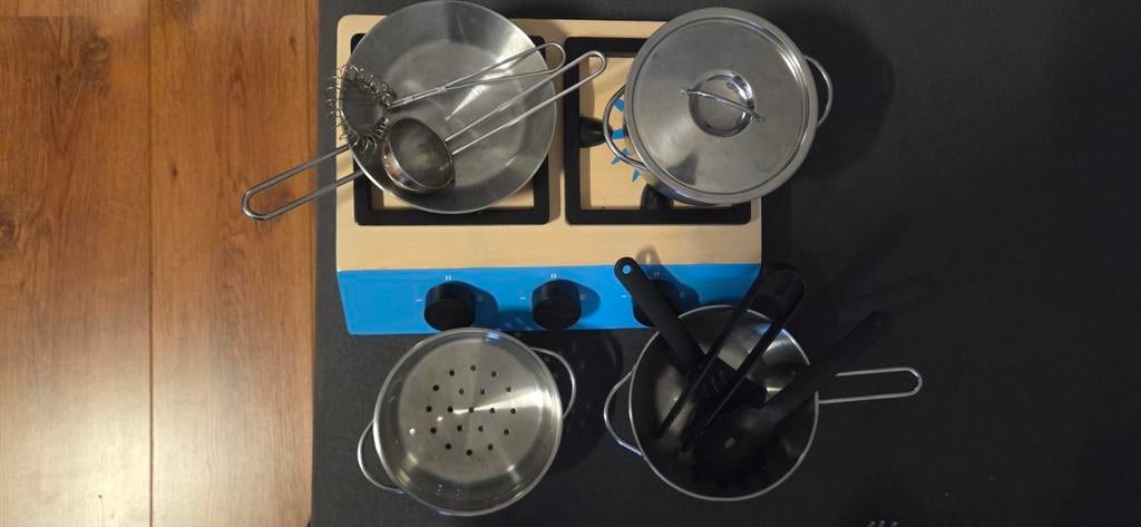 Houten kookplaat met keukengerei en pannen, Enlèvement, Comme neuf