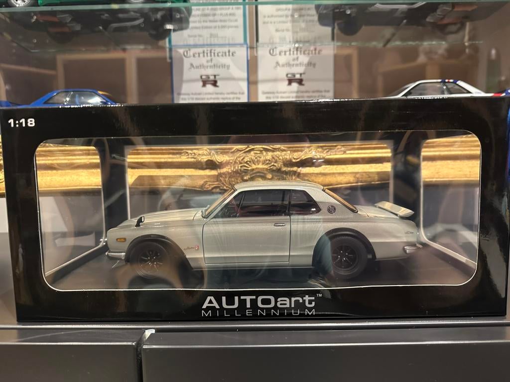 Nissan Skyline GT-R2000 KPGC10 Tuned Version 1:18, Enlèvement ou Envoi, Comme neuf, Voiture, Autoart
