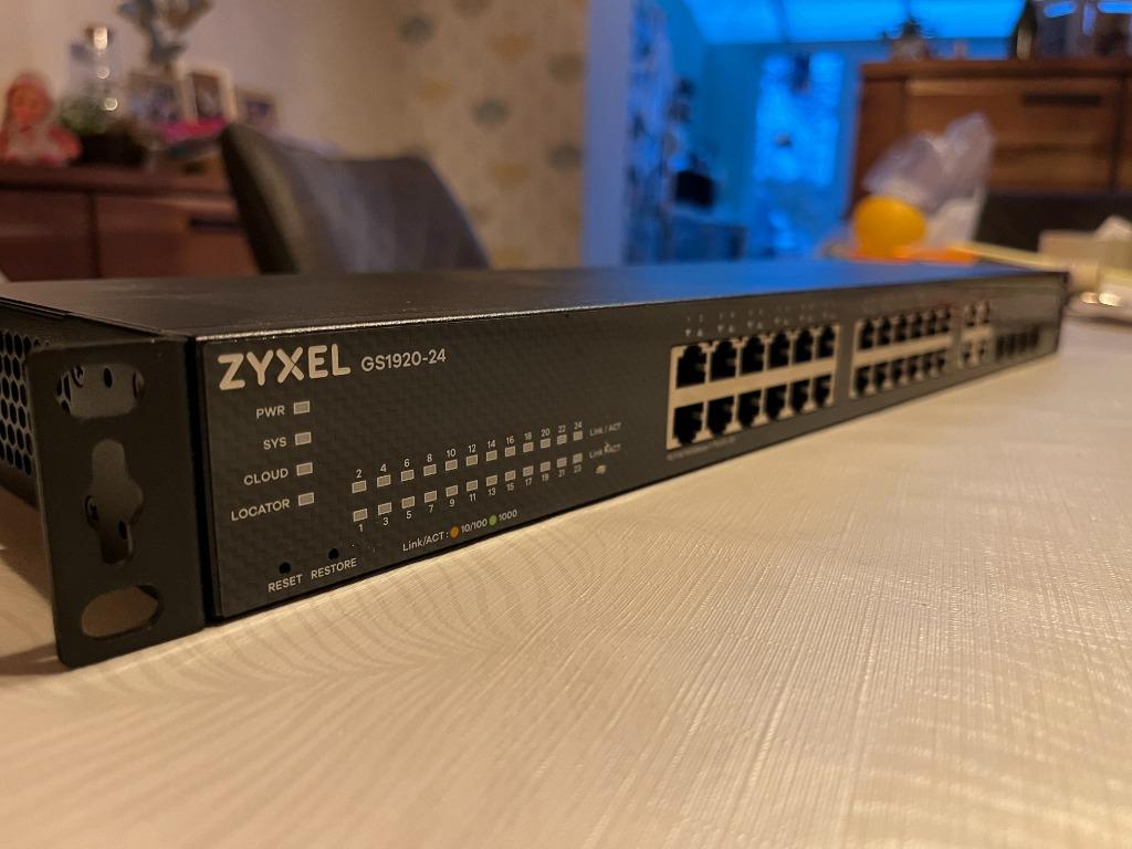 Switch ZyXEL 24 ports (non POE) - Cloud Managé, Ophalen, Gebruikt