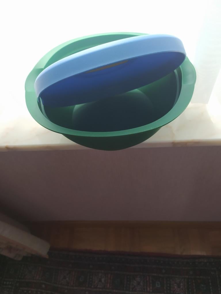 Middelgrote kom met deksel.van tupperware, Ophalen, Zo goed als nieuw, Groen