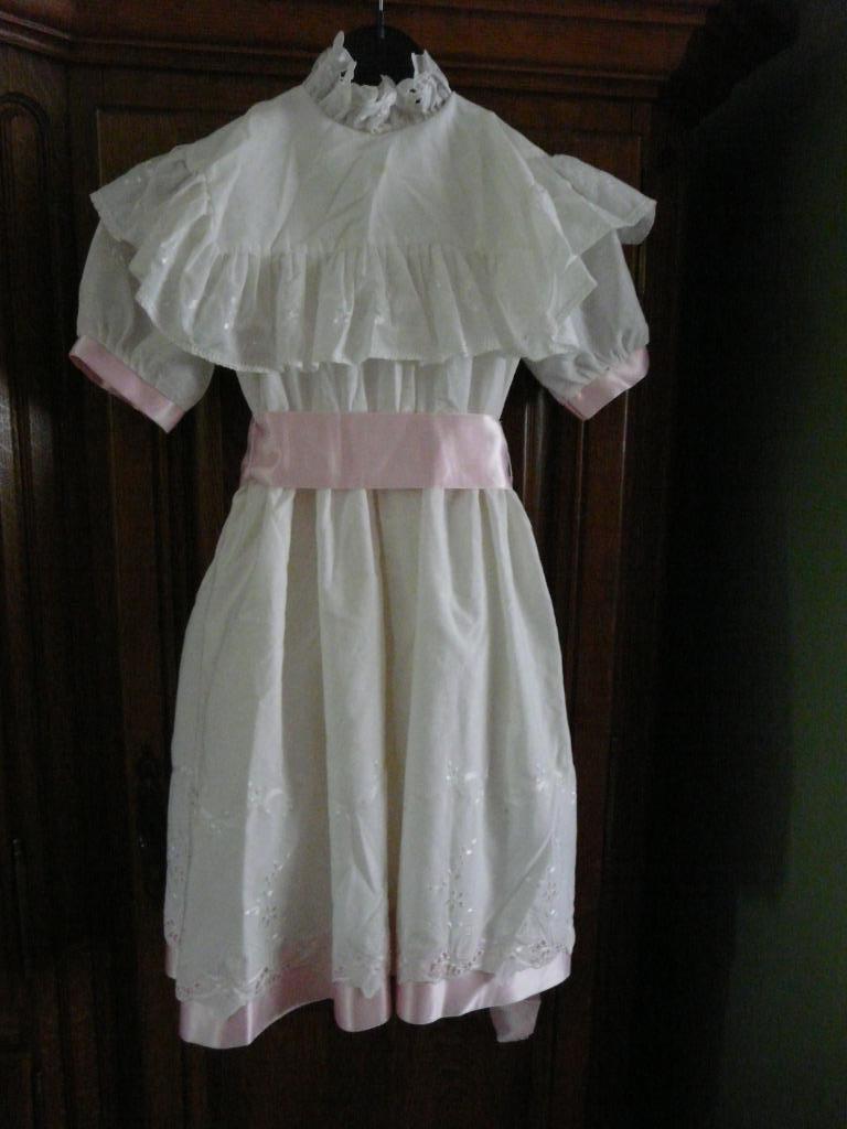 Wit kleedje met roze accenten, pofmouwtjes , leeft. +/- 7 jr, Ophalen, Gebruikt, Meisje, Jurk of Rok