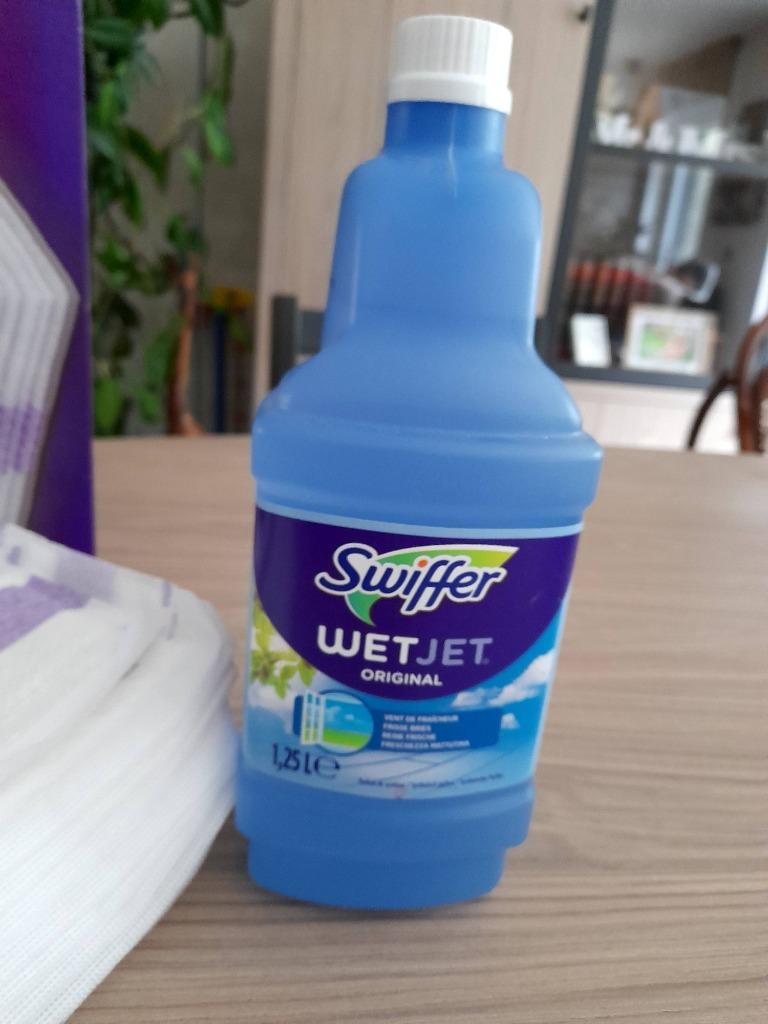 Fles zeep + 8 doekjes wetjet Swiffer, Huis en Inrichting, Ophalen, Schoonmaakmiddel