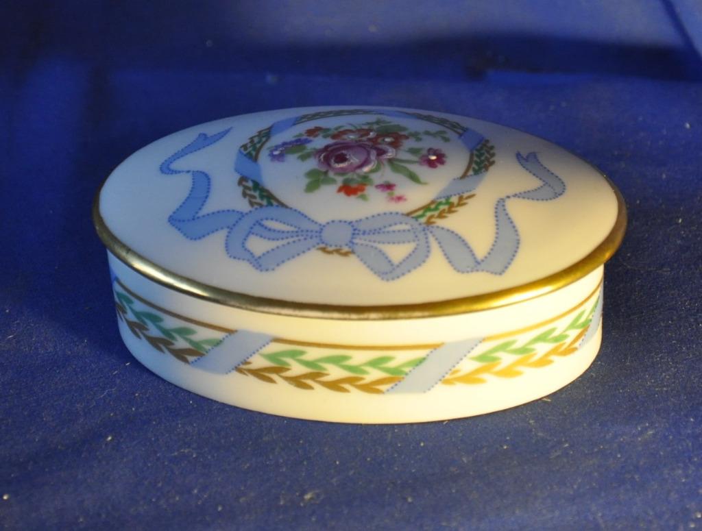 boite a bijoux porcelaine limoges fleur emaillée relief, Enlèvement ou Envoi