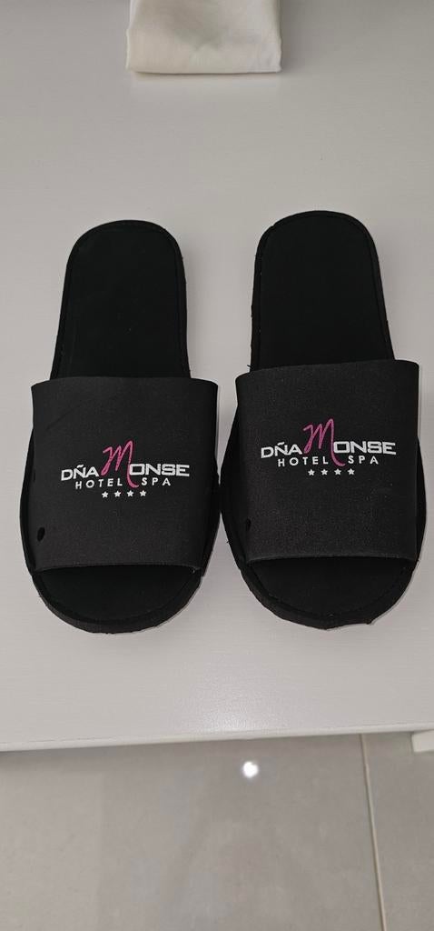 Nouveaux chaussons, Enlèvement ou Envoi, Chaussons