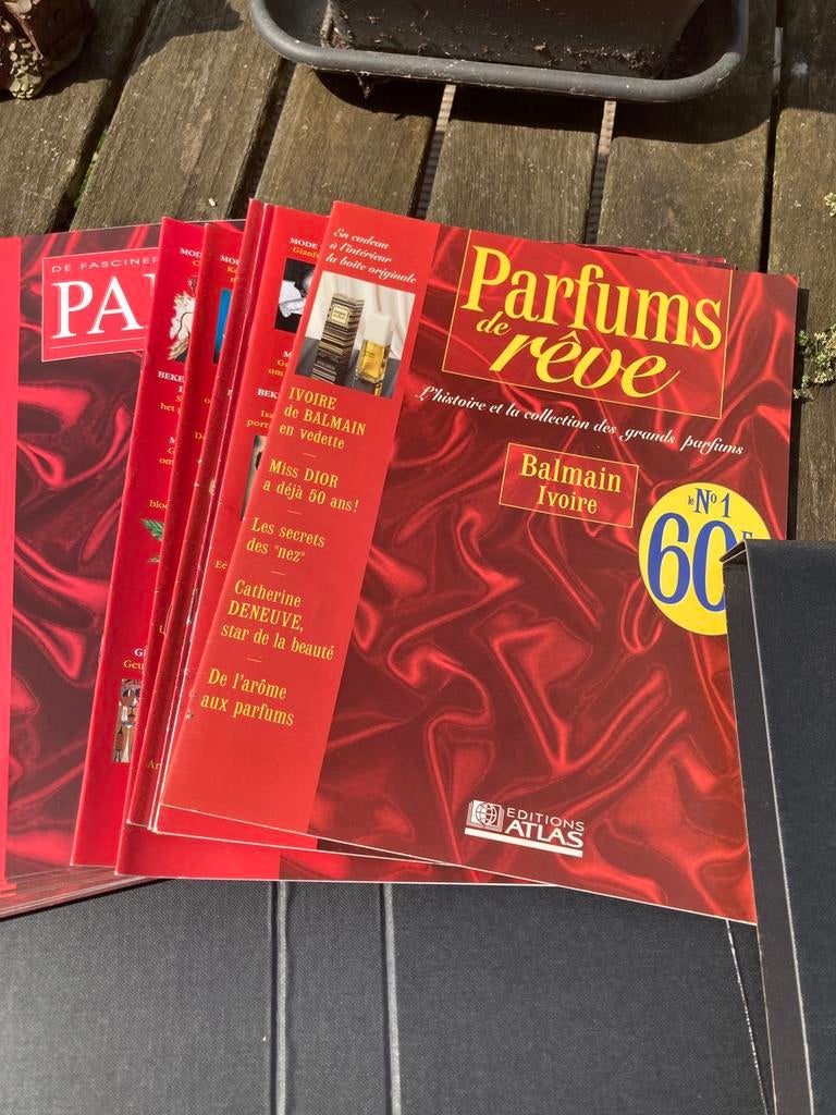 De fascinerende wereld van parfum-compleet, Ophalen of Verzenden, 1980 tot heden, Tijdschrift