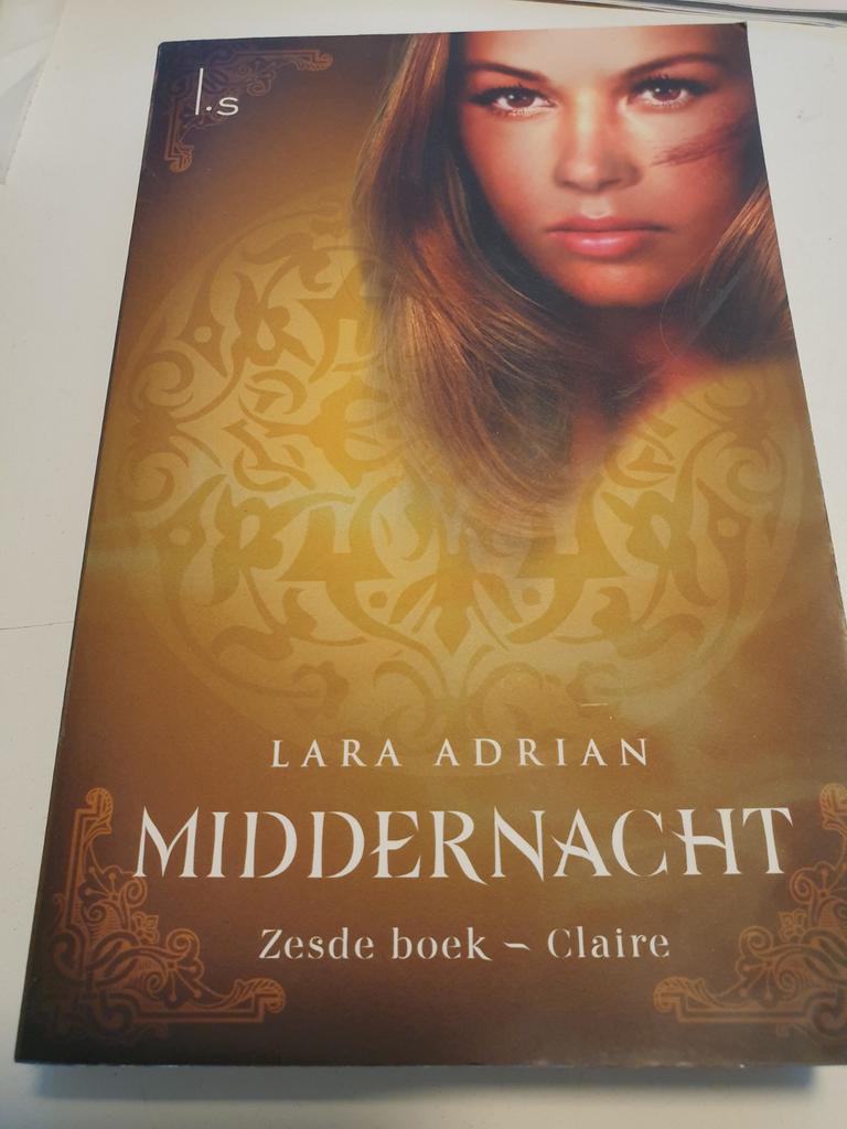 Lara Adrian - Claire - MIDDERNACHT SERIE 6 zesde boek, Enlèvement ou Envoi, Comme neuf, Lara Adrian