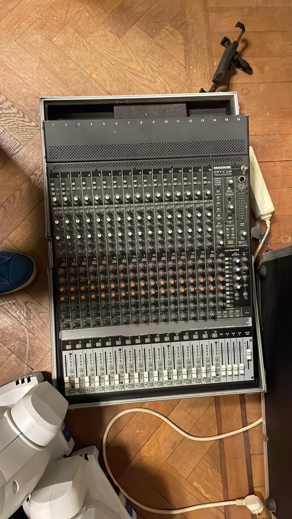 Mackie Onyx 1640 mengtafel – 16 kanalen + flight case, Musique & Instruments, Tables de mixage, Enlèvement ou Envoi, Utilisé, 10 à 20 canaux