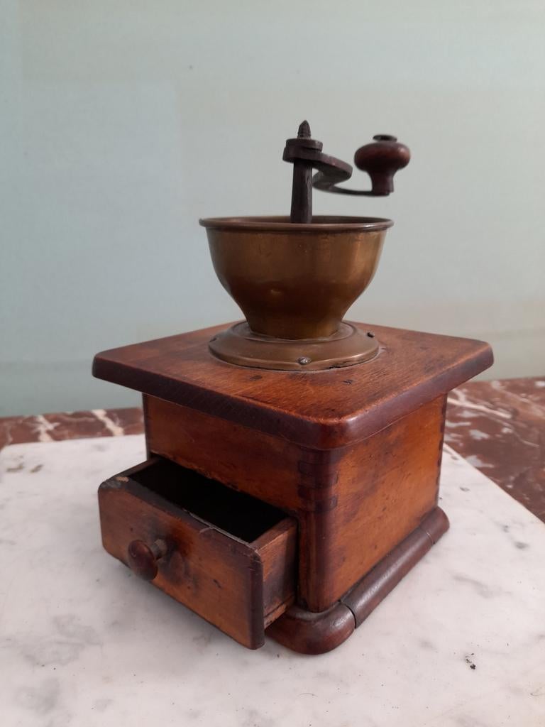 Houten tafelkoffiemolen met „ladekast”  uit 1910, Ophalen of Verzenden