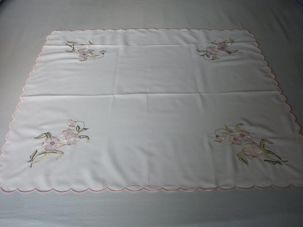 Tafelkleed met Geborduurd Bloemmotief Guy Peiscoto, Maison & Meubles, Enlèvement ou Envoi, Nappe ou Toile cirée, Polyester, Blanc