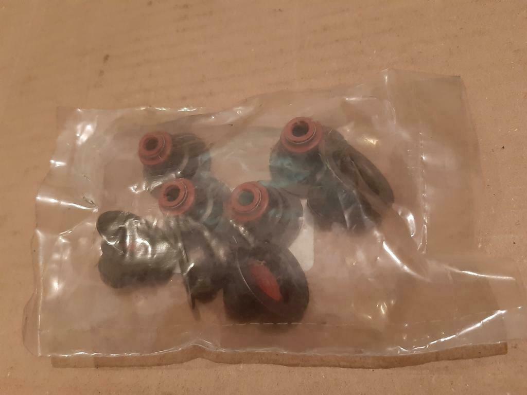 8 Renault / Dacia klepsteelafdichtingen, Ophalen of Verzenden, Renault