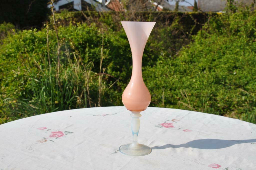 §  vase sur pied opaline rose et blanc, Enlèvement ou Envoi