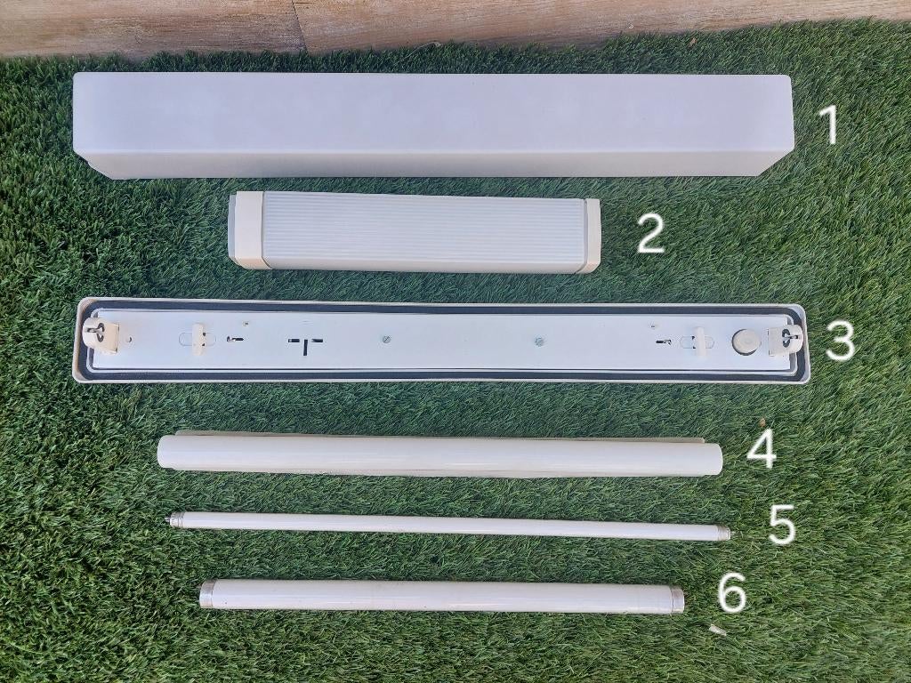 Gamme de lampes fluorescentes et de luminaires, Enlèvement, Comme neuf