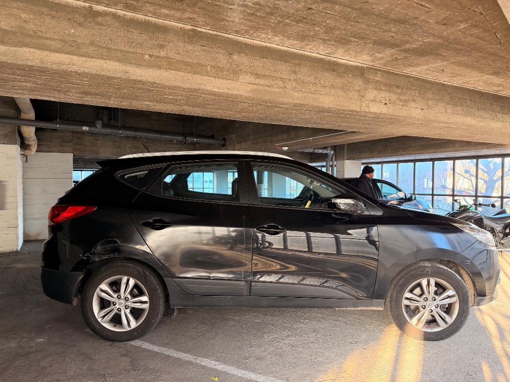Hyundai IX35, Euro 5, Achterwielaandrijving, Leder en Stof, Zwart