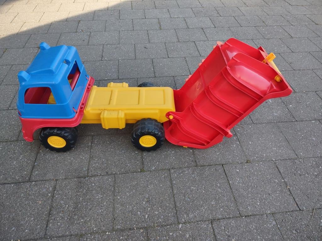Grote camion met kipbak, Ophalen, Zo goed als nieuw