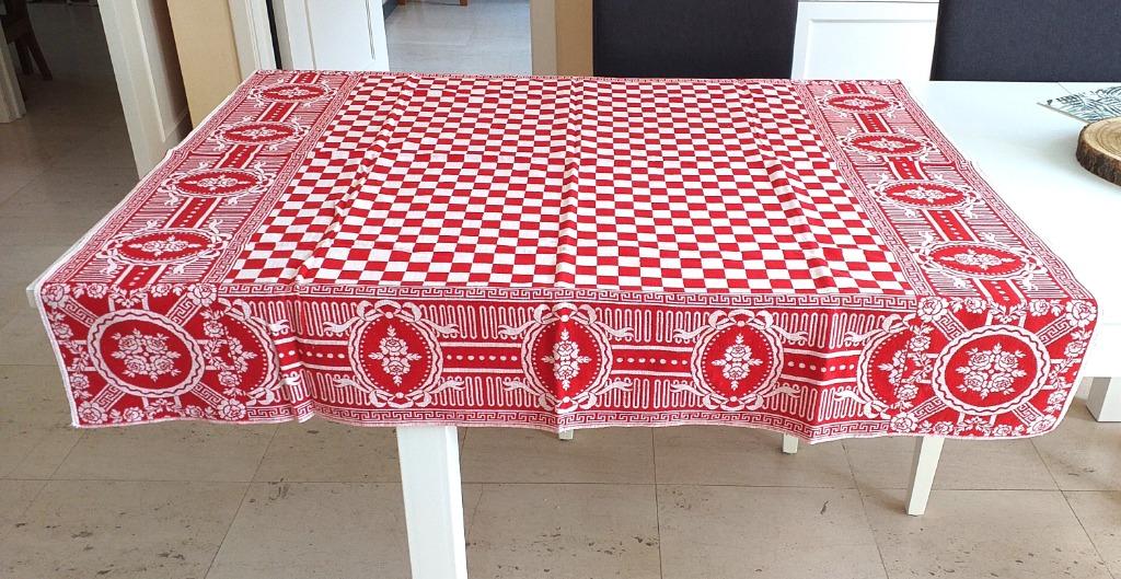 Ancienne nappe carrée - rouge et blanc, Enlèvement ou Envoi, Utilisé