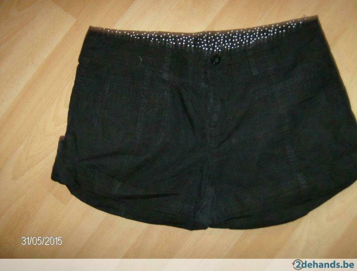 short zwart merk madonna - maat M, Ophalen of Verzenden, Gedragen, Maat 38/40 (M), Zwart