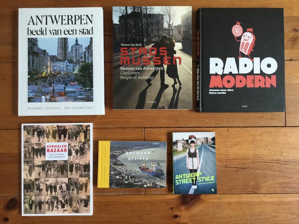 6 verschillende boeken over Antwerpen, Ophalen of Verzenden, Zo goed als nieuw