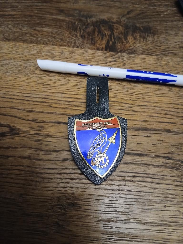 Face 3 wing Tac Maint Sec Charm, Verzenden, Luchtmacht, Embleem of Badge