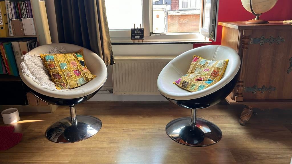 Lot de 2 fauteuils boules vintage