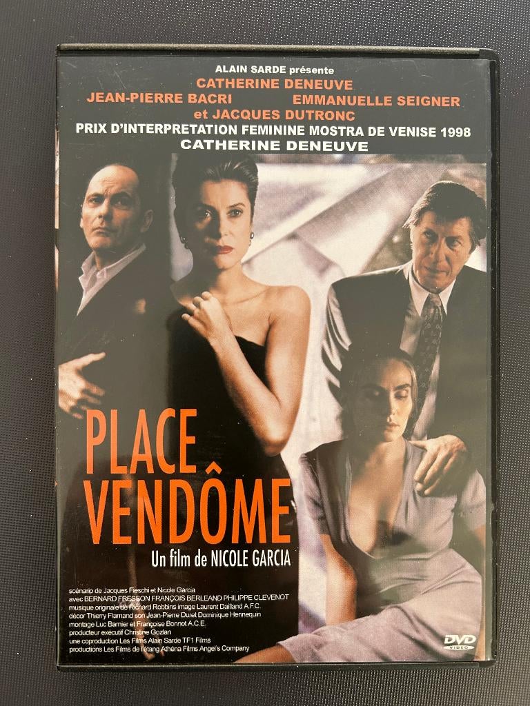 DVD Place Vendôme - Deneuve, Dutronc, Bacri, Seigner, CD & DVD, DVD | Drame, Comme neuf, Enlèvement