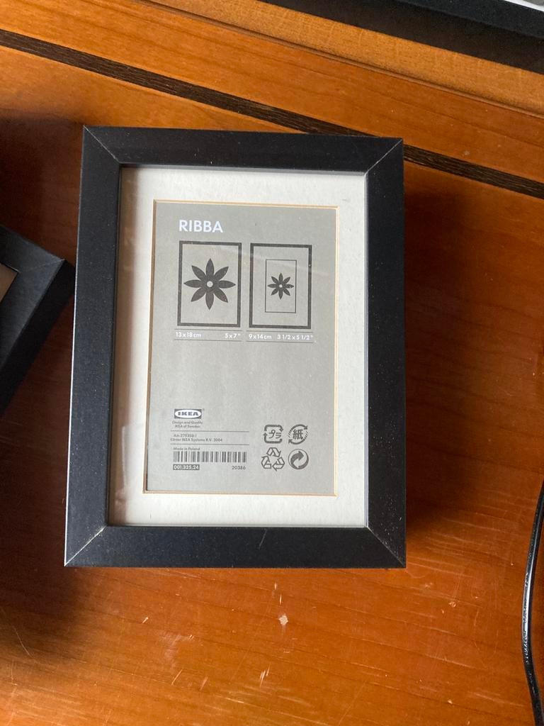 Kaders Ikea Ribba zwart, Enlèvement