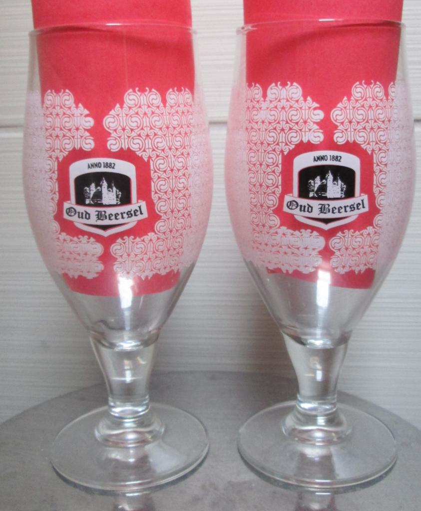 2 glazen van brouwerij 'Oud Beersel', Verzamelen, Ophalen of Verzenden, Zo goed als nieuw, Glas of Glazen, Overige merken