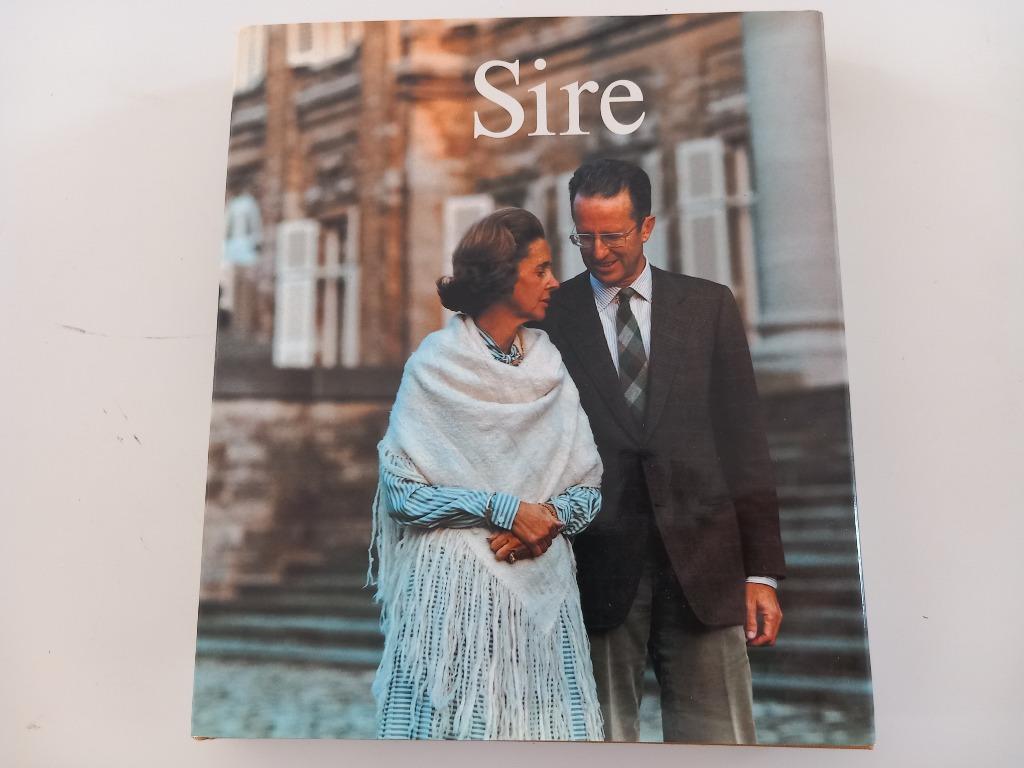 Boek Sire Koningshuis Royalty Boudewijn Fabiola België, Ophalen of Verzenden, Zo goed als nieuw, Tijdschrift of Boek