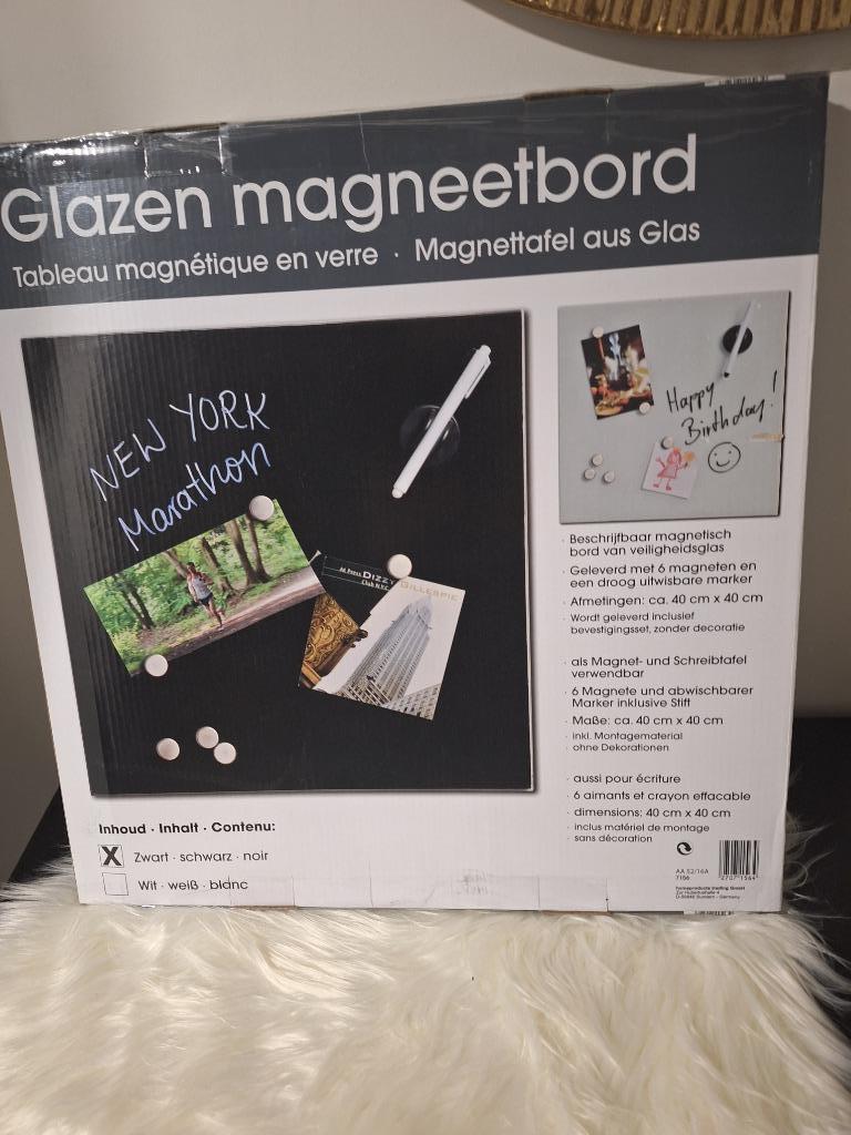 Zwart glazen magneetbord 40x40 cm nieuw, Ophalen of Verzenden, Nieuw, Magneetbord
