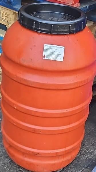 Tonneau fût 220L
En très bon état
hauteur 1 m diamètre 58 cm, Jardin & Terrasse, Barils de pluie, Enlèvement ou Envoi, Comme neuf