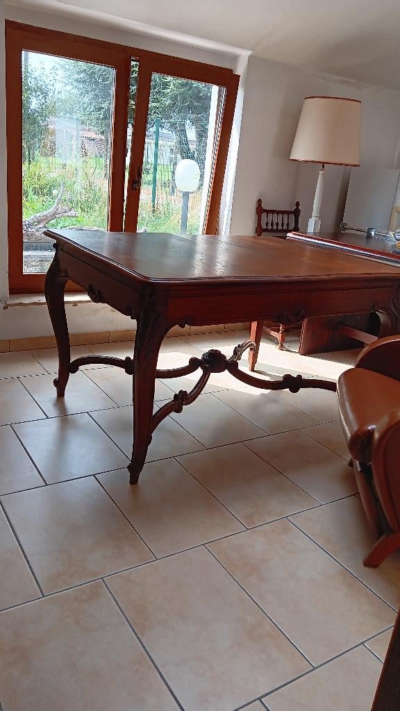 Salle à manger complète, Enlèvement