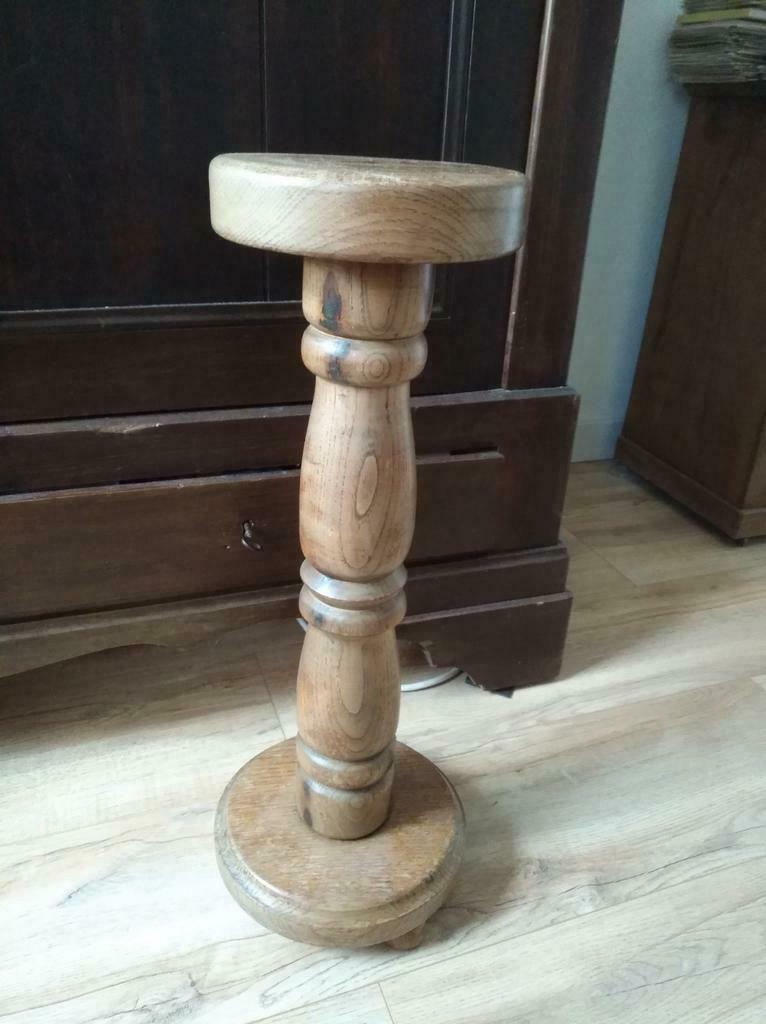 Porte-plante/bout de canapé en bois tourné très stable 4,5kg, Enlèvement ou Envoi, Comme neuf