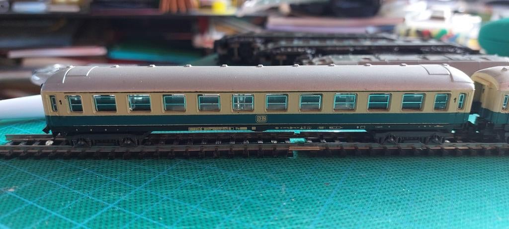 NLK 0208 LIMA DB RIJTUIG 1STE KLAS 1/160, Hobby en Vrije tijd, Modeltreinen | N-Spoor, Gelijkstroom, Verzenden, Wagon, Zo goed als nieuw