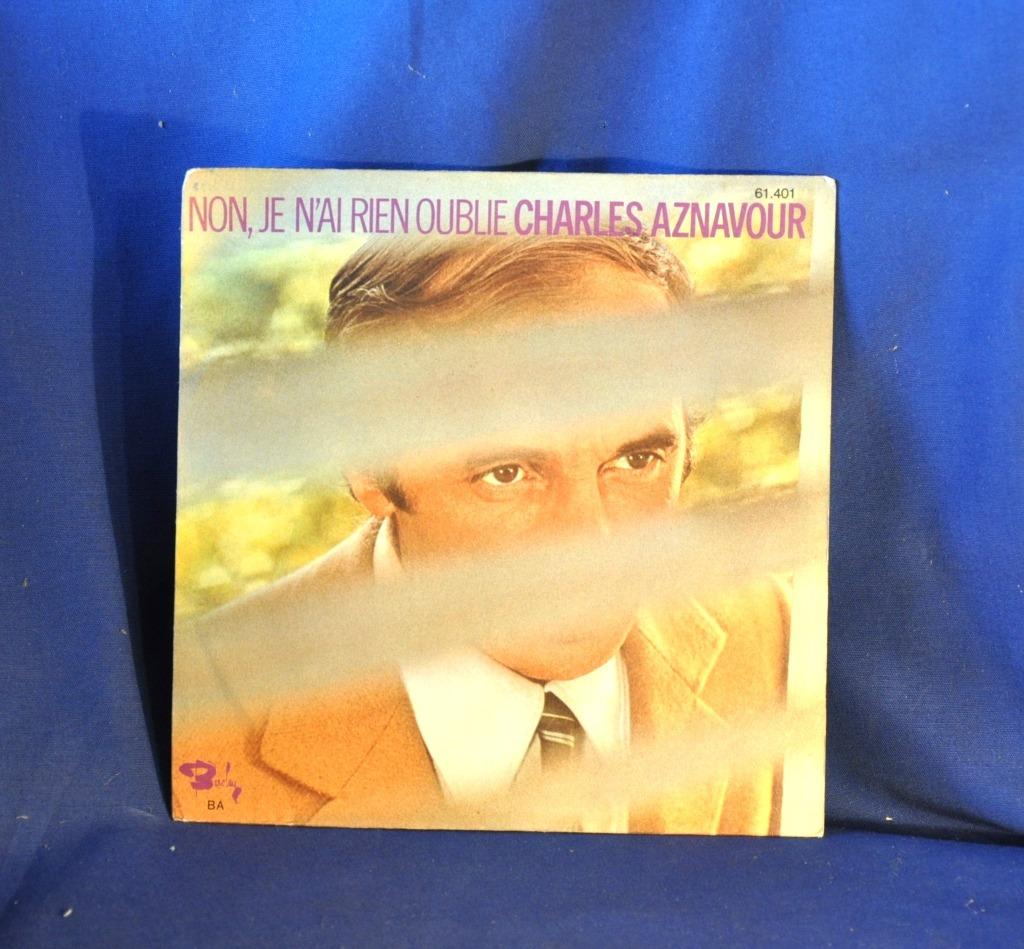 vinyl 45 tours vintage charles aznavour  (x2050), CD & DVD, Vinyles | Pop, Enlèvement ou Envoi, Utilisé