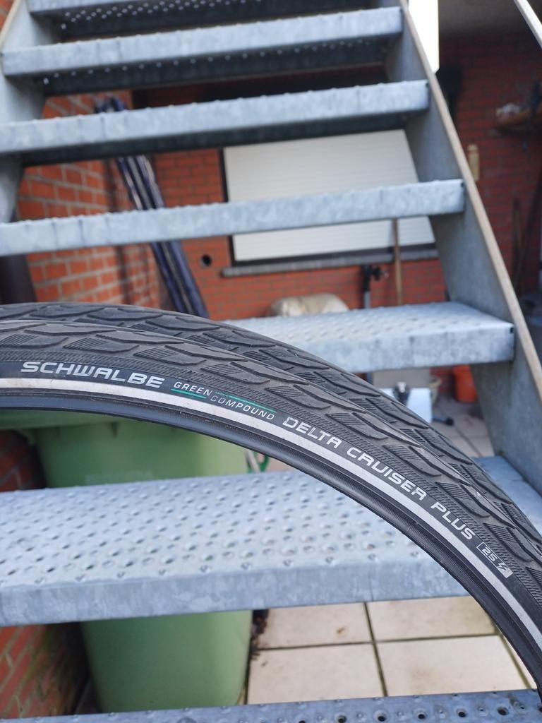 2x Schwalbe  delta cruiser plus 28"x.1.5          40x 622, Doe-het-zelf en Bouw, Ophalen