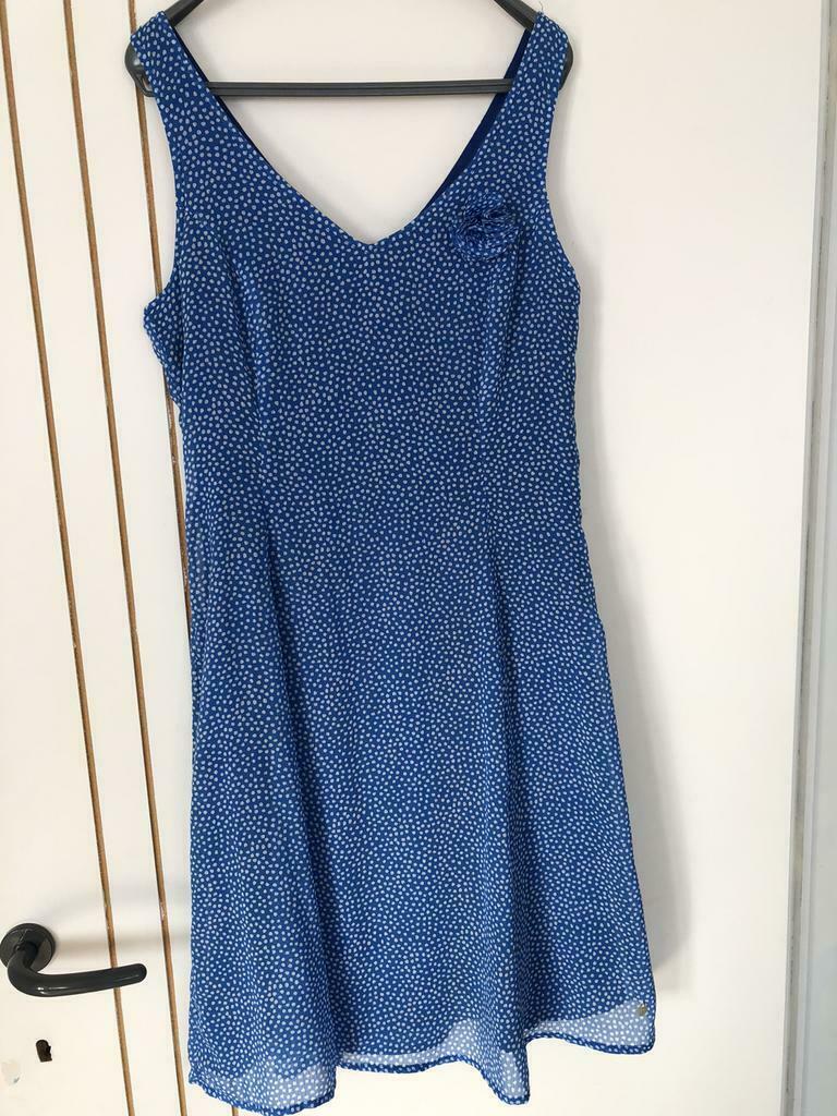 Lichtblauw kleedje Terre Bleue maat 36, Kleding | Dames, Jurken, Terre bleue, Blauw, Ophalen of Verzenden, Knielengte