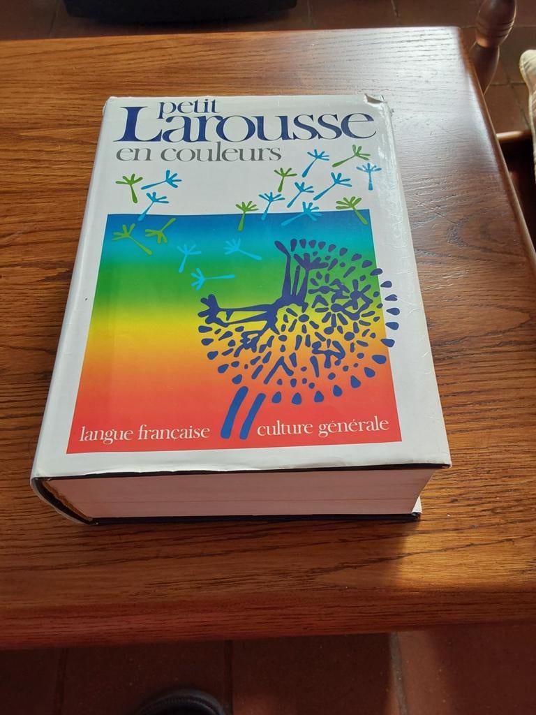 Le petit Larousse en couleurs, Enlèvement ou Envoi, Comme neuf