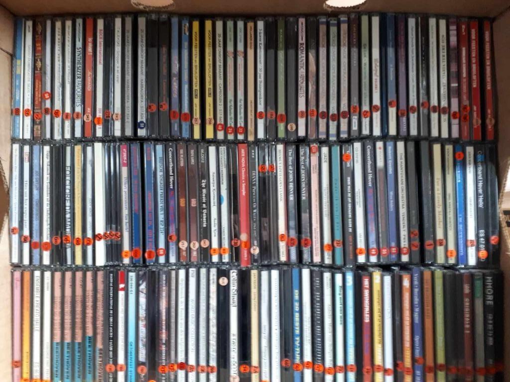Grote doos cd's, Ophalen, Zo goed als nieuw