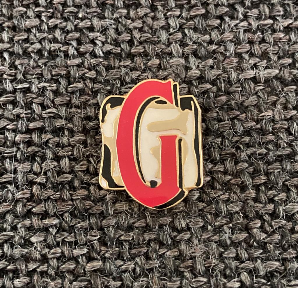 PIN - GORDON'S - LONDON DRY GIN, Collections, Envoi, Utilisé, Autres sujets/thèmes, Insigne ou Pin's