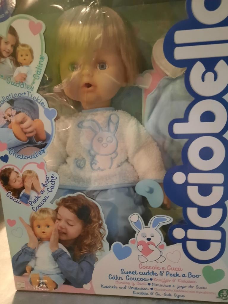 Bébé Cicciobello Câlin Coucou, Kinderen en Baby's, Speelgoed | Poppen, Ophalen of Verzenden, Nieuw, Babypop