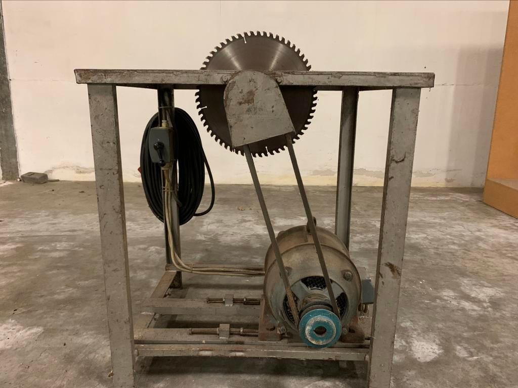 Tafelcirkelzaag (drijfkracht), Doe-het-zelf en Bouw, Ophalen, Gebruikt, Cirkelzaag, 70 mm of meer