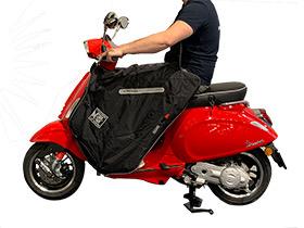 Tucono (beenkleed) vespa of scooter, Ophalen