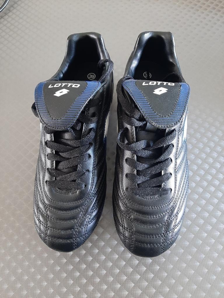 Voetbalschoenen Lotto, Sport en Fitness, Ophalen, Nieuw