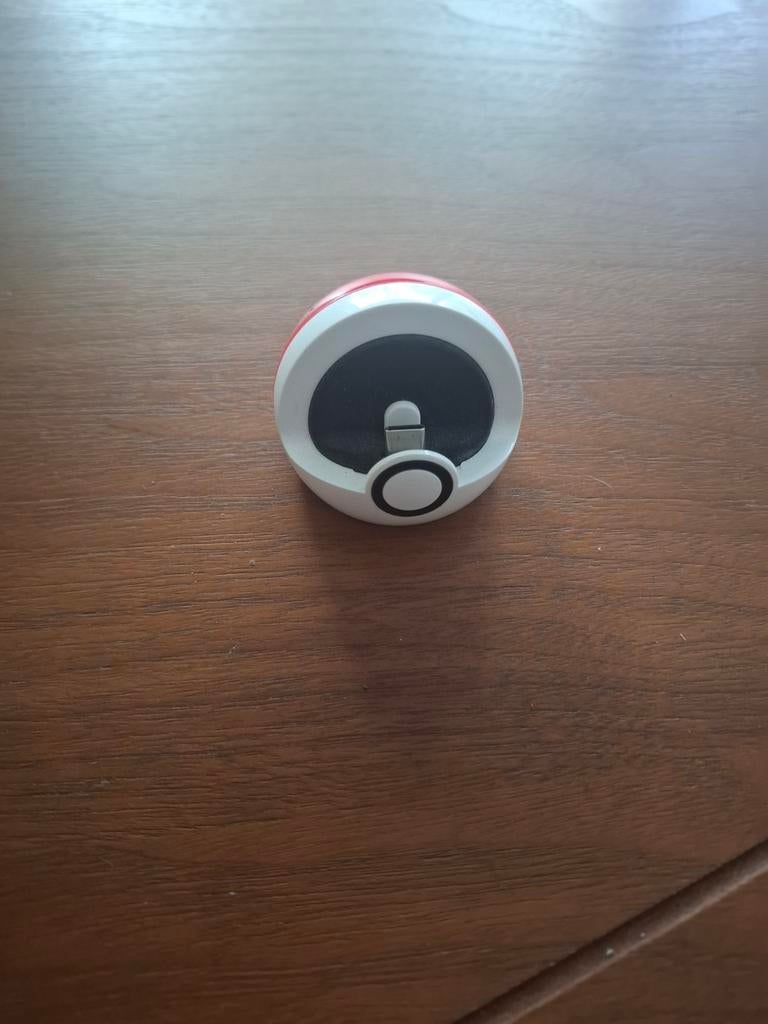 Pokeball (pokemon) USB-C-houder en oplader, Ophalen